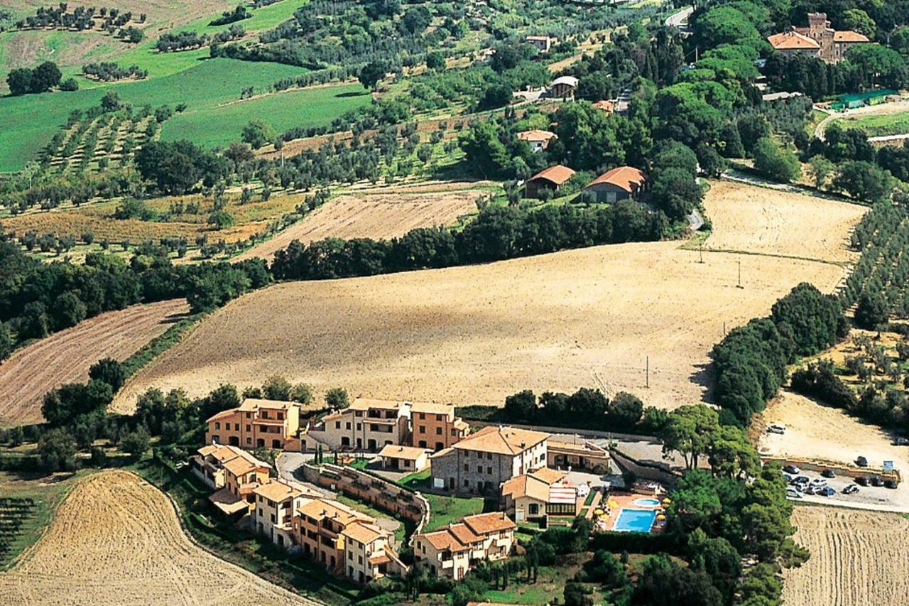 Villaggio Residence La Pieve Di Pomaia Bagian luar foto