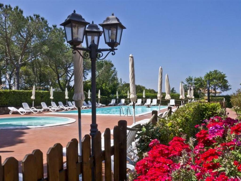 Villaggio Residence La Pieve Di Pomaia Bagian luar foto